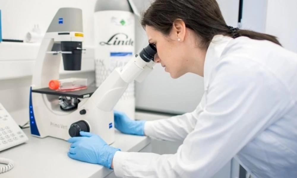 Οξφόρδη: Μόνο 6 μήνες προστατεύονται από τον ιό όσοι έχουν ήδη μολυνθεί